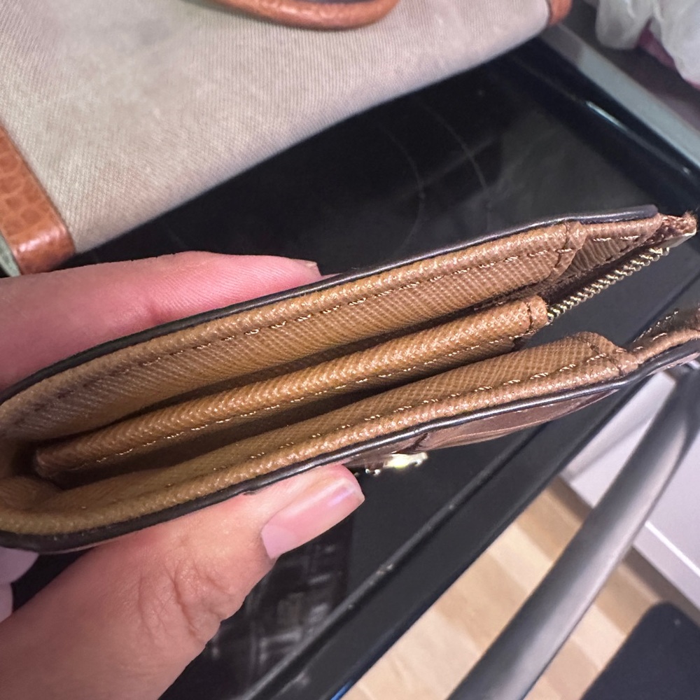Michael Kors Bedford Large Three Quarter Zip Tan Croc-Embossed Leather Wallet - Picture 4 of 7